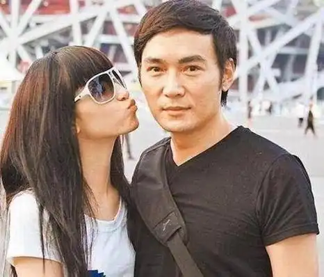 昔日最帅二郎神焦恩俊老了,身边的"哮天犬"却越来越帅成了影帝