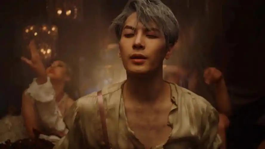 王嘉尔新歌blow好燃