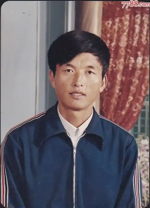 80年代早期男子留影