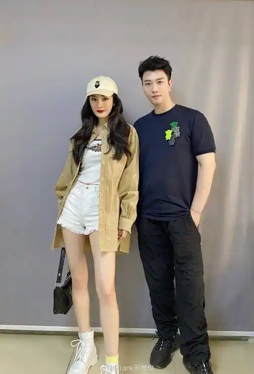 杨幂又换新男友!与相识5年男子合影称其最爱,比刘恺威合照还多