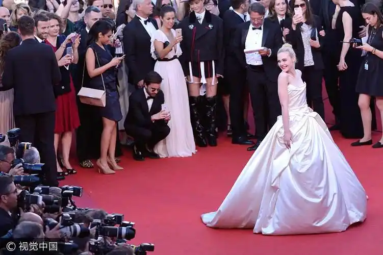 直击70届戛纳电影节众星云集红毯斗艳