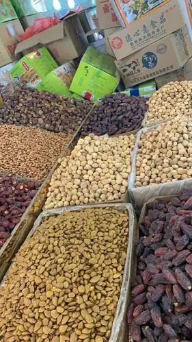 乌市东环市场干果批发交易中心-"物美价廉,还加了卖干果小哥儿的微信