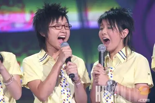 8月12日晚上20:30"2005蒙牛酸酸乳超级女声"年度总决选第五场6进5