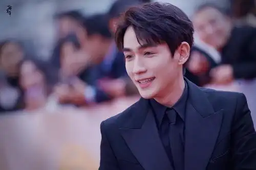 朱一龙的笑容最温暖