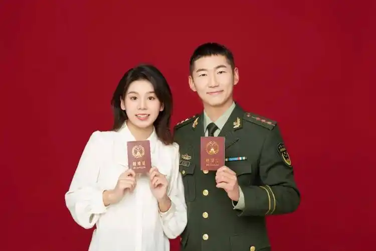 这12对军人结婚照都太好看啦!_登记_未来_爱情