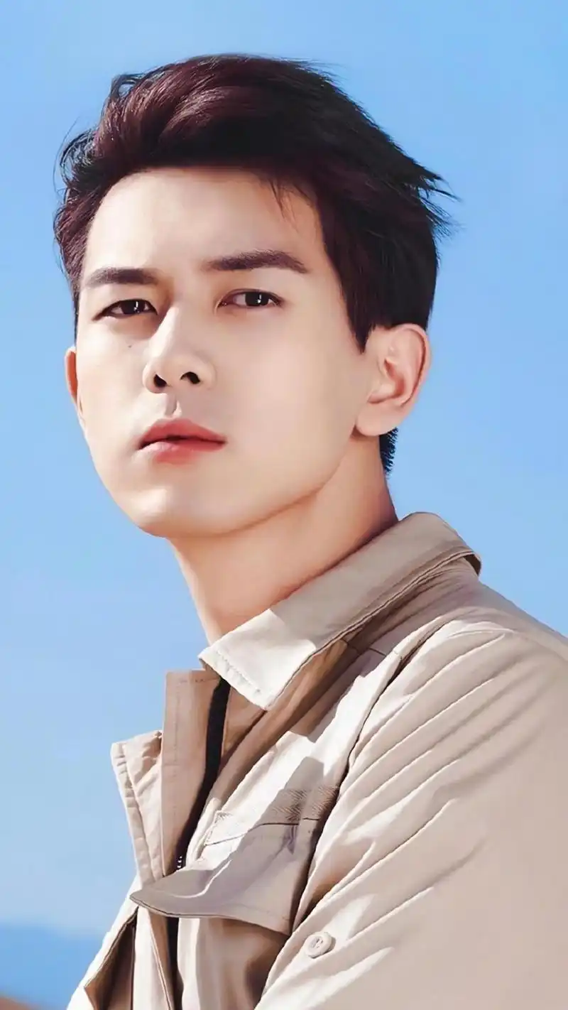 帅气男友李现时尚休闲阳光写真,高清图片,手机锁屏桌面-壁纸族