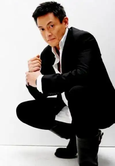 湖北频道     37岁的滕丽名(阿滕)年底将与任职canon的圈外男友朱建昆