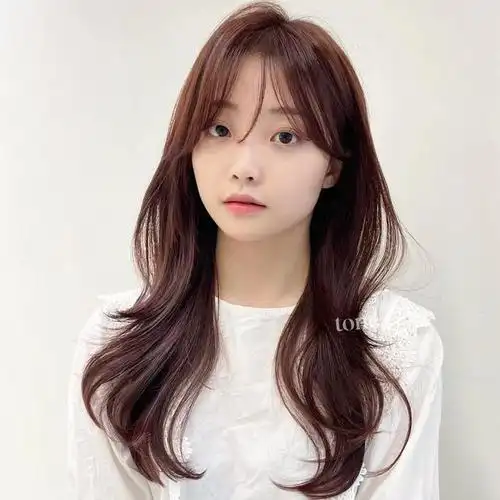 现如今,女人都特别重视自身的形象,在打造形象方面,发型可以说是比较