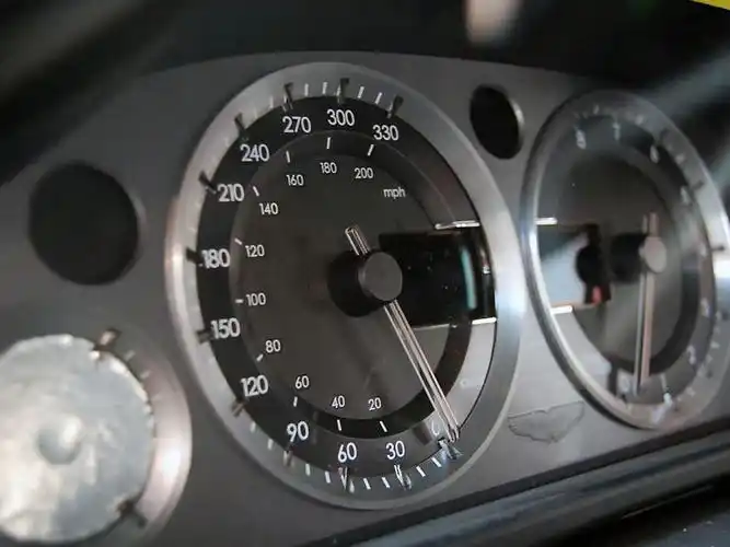 白色v8 vantage 07款 manual coupe仪表盘|内饰图片 – 车主之家