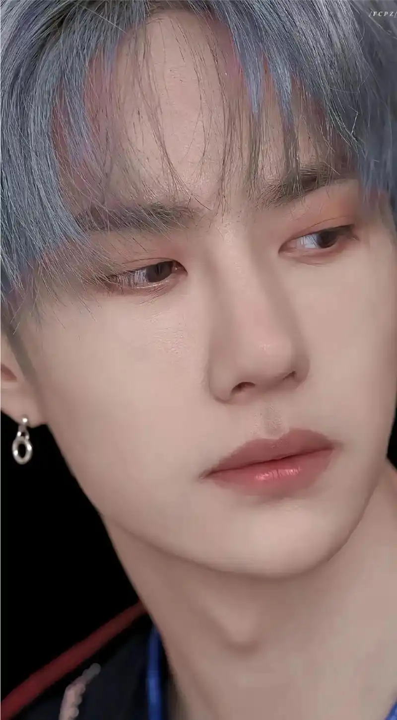 王一博 博宝贝唯美致命的下颌线简直绝了#向全世界安利王一博 - 兑趑