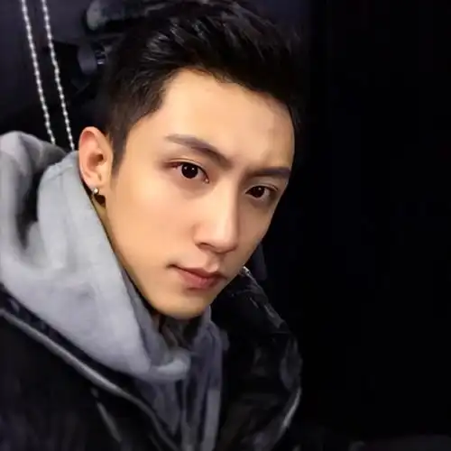 黄景瑜早期模特照##他从火光中走来 男主死了