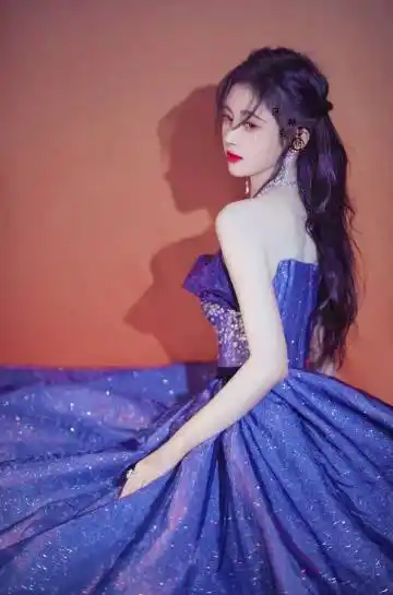 二传标源@鞠婧祎坠落人间的仙女#鞠婧祎蓝色星钻抹胸纱裙#jjy#鞠婧祎