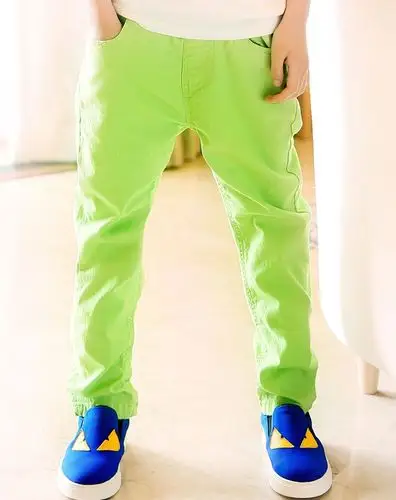 男童绿色裤子