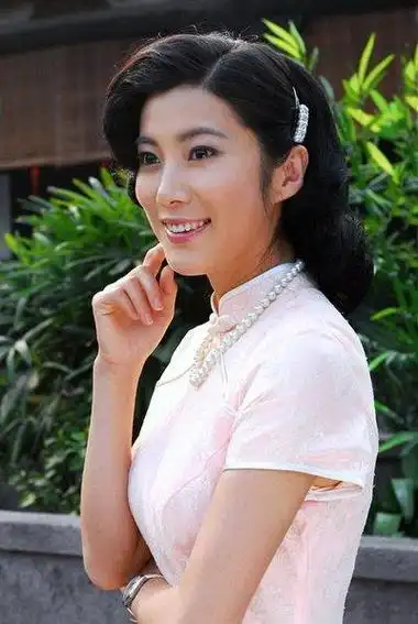 王珂,这个名字可能让很多人想起了刘涛的丈夫,但在演艺圈,还有另一个