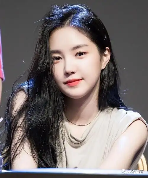 韩国8位女团成员真善美的时刻