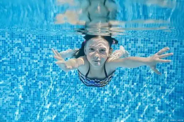 女孩子夏天游泳必须知道的几个小知识