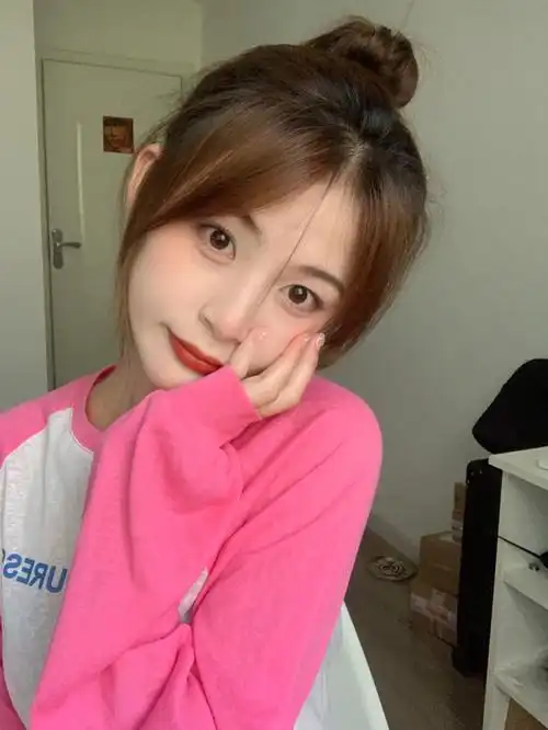 八字刘海77丸子头好显乖呀