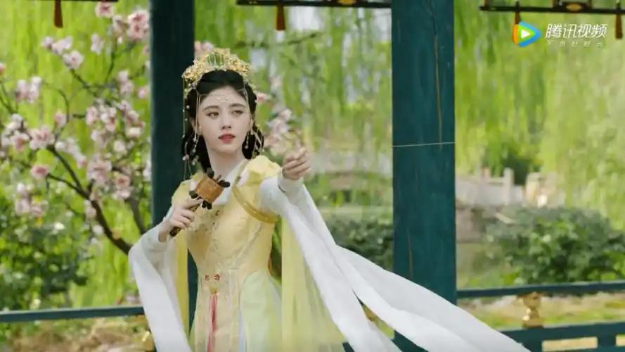 鞠婧祎又被嘲了