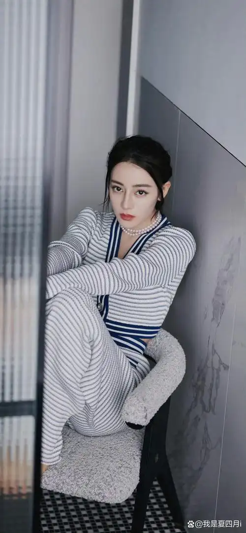 迪丽热巴手机壁纸背景图分享来啦～#迪丽热巴# #手机壁纸