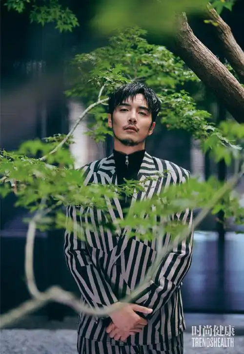 #金世佳时尚健康粉红丝带封面##时尚健康10月刊#