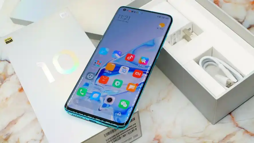 原创骁龙8651亿像素跌至3399元2020年最保值5g手机