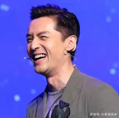 男神胡歌毫无偶像包袱的开怀大笑,都快变成表情包了!