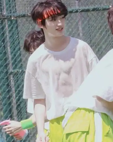 男星腹肌:彭昱畅意外,李希侃有料,看到丁程鑫:这辈子不会脱粉