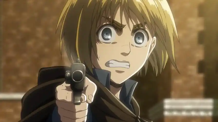 从认为是"别人"的累赘到现在开枪保护"别人",我们见证了阿尔敏在残酷