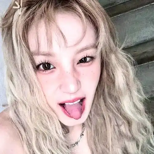 宋雨琦超话98#宋雨琦0923生日快乐#元气甜豆宋雨琦99自修//头像