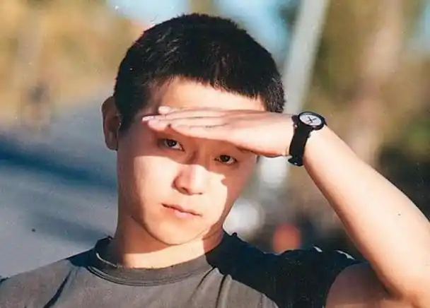 低调的黑豹主唱不与窦唯争高低情钟影后咏梅55岁坚持不生子