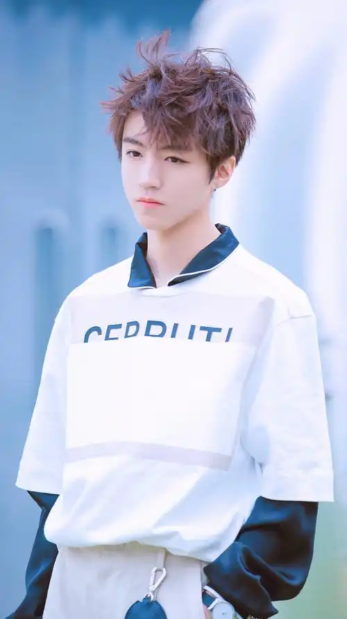 王俊凯是少年感十足的小凯了*()*