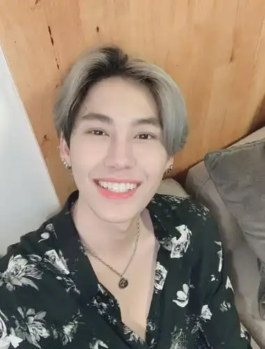 私心提名,boun是个美人找照片好难,有些人我还不太认识,待我去涛一涛.