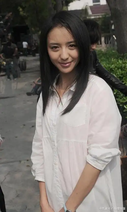 佟丽娅学生时期旧照曝光曾被大众点评这才是国宝级美貌