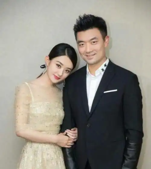 网曝冯绍峰离婚后开单身派对还有前女友参加近况太潇洒