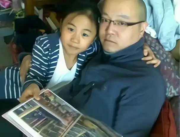 夺走王菲手中的窦唯高原不后悔离婚19年余生和女儿相依为命