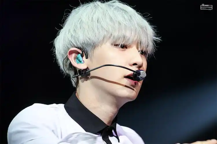 朴灿烈 灿烈 exo chanyeol 银发