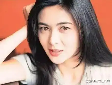 她做了几任富豪的"小三",是刘德华最般配的荧幕情侣