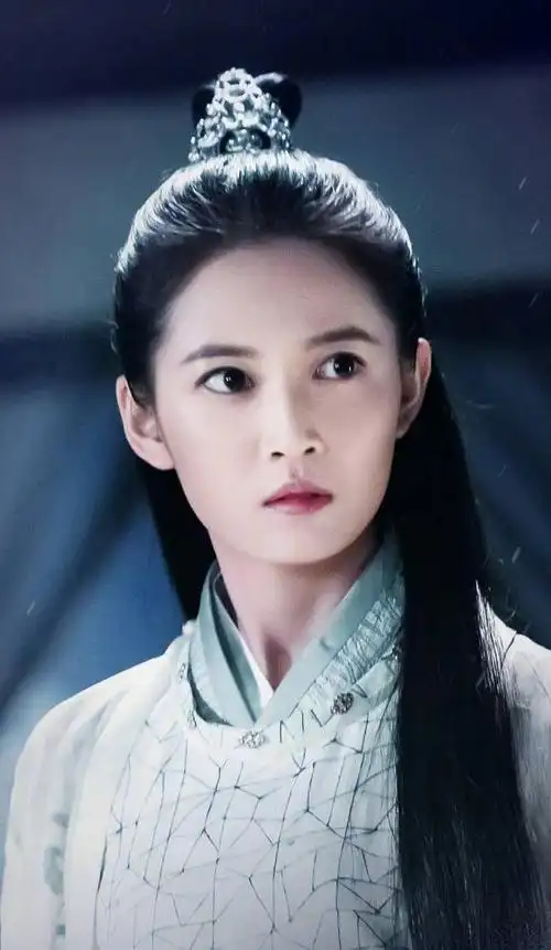 看过倚天屠龙记的朋友,都知道,剧中有位女主,名字叫赵敏,容貌非常漂亮