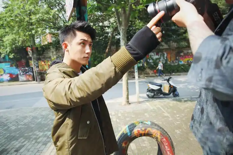 黄景瑜#去水印版 cr.@虎牙瑜kalier - 堆糖,美图壁纸兴趣社区