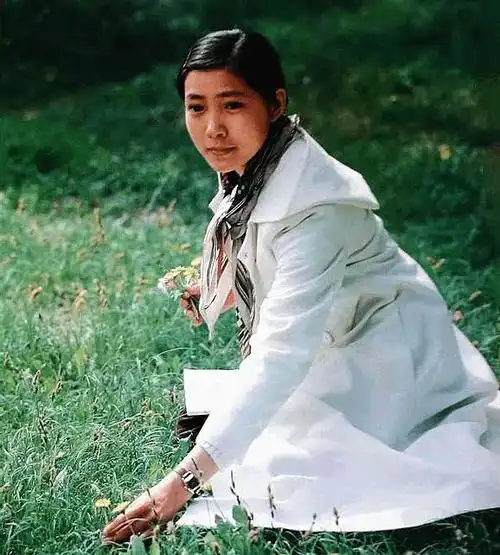 80年代当红女星沈丹萍不顾反对嫁大14岁外国人如今过得如何