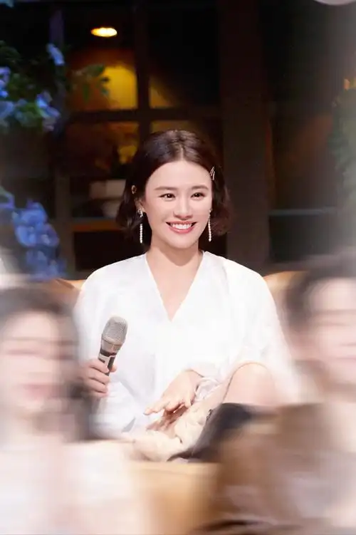 星二代出身,30岁之前的马思纯活得像个童话,如今已挺过大风大浪_生活