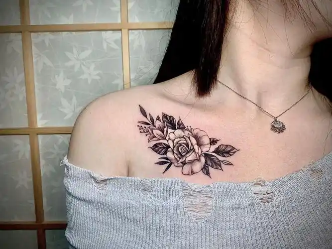 rltattoo素花女生纹身锁骨纹身
