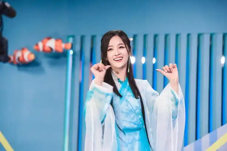 《哥哥别闹啦》吴宣仪 - 堆糖,美图壁纸兴趣社区