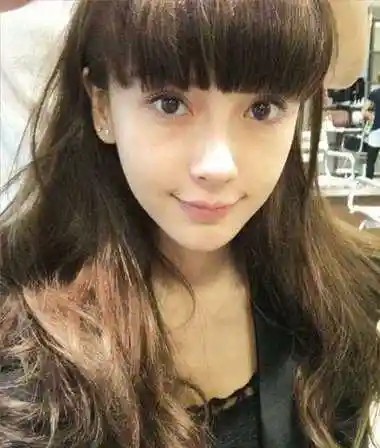 鹅蛋脸适不适合平刘海杨颖红唇平刘海是什么样的