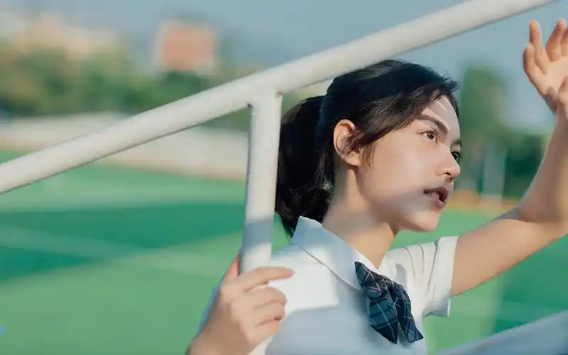 赵今麦毕业制服高清桌面壁纸