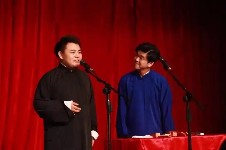 迟到的演出照片