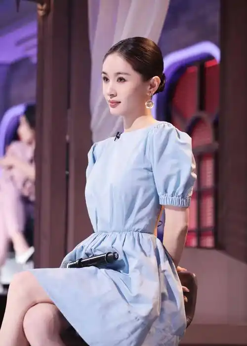 原创又一个穿搭范本王子文的这组轻复古搭配看完每套都想照搬