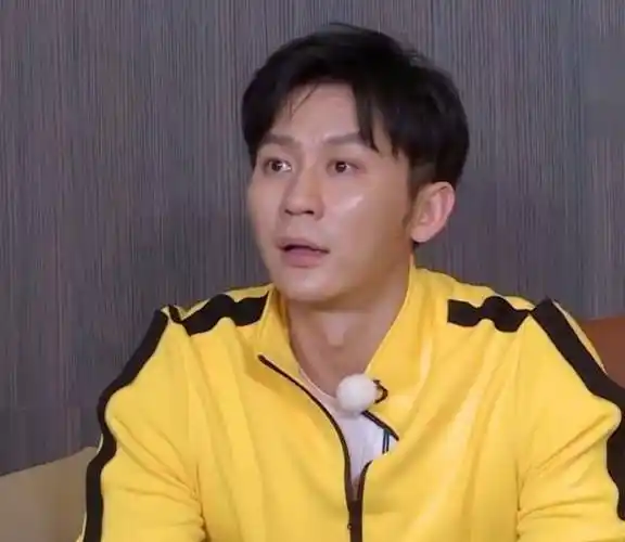 撕名牌暴露跑男智商,郑恺2次复活仍被撕,李晨求复活1次却没机会