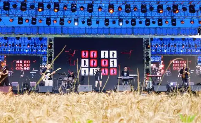 刚刚麦田音乐节在磐安方前举办