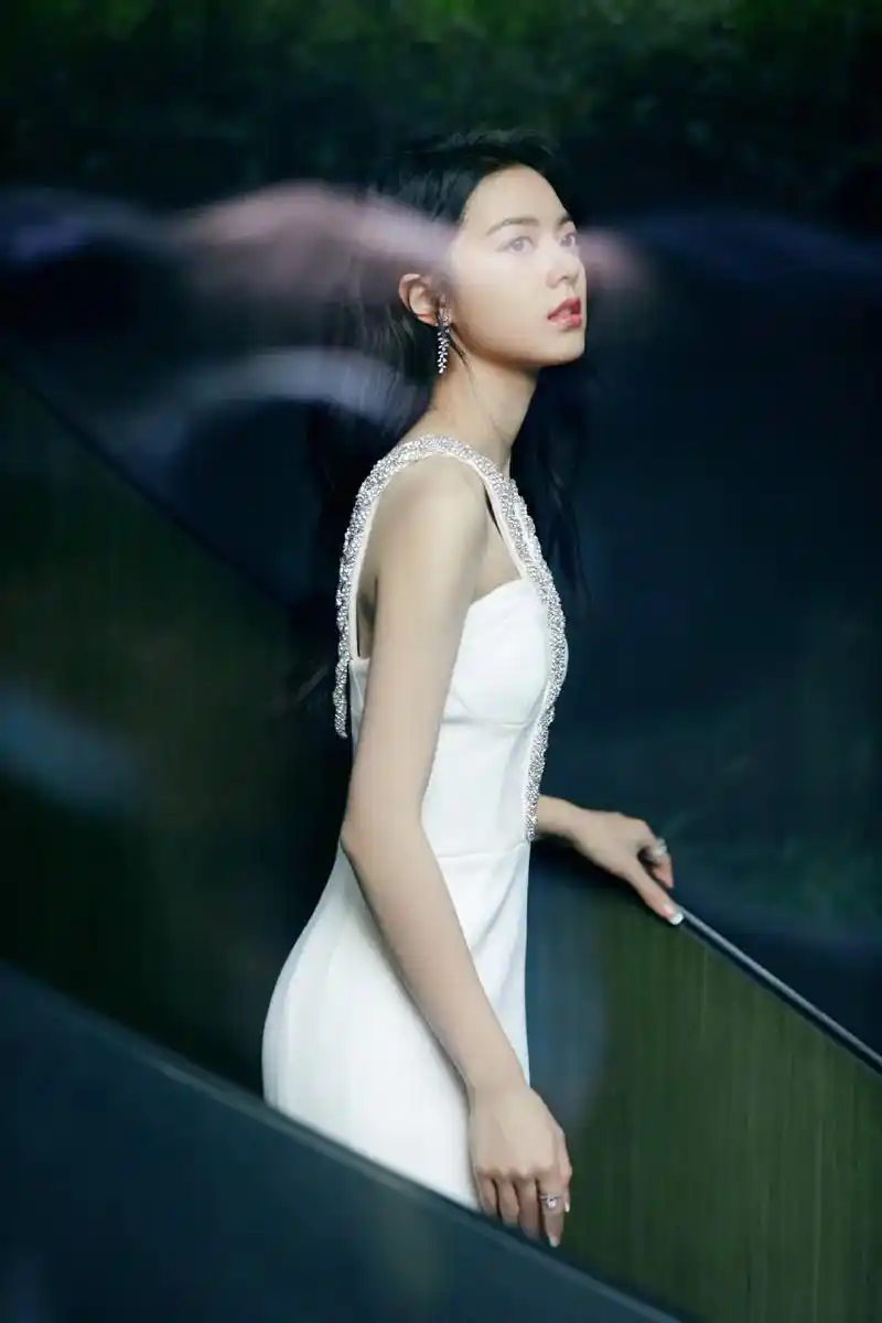 壁纸 #明星 #写真 #赵今麦  - 抖音